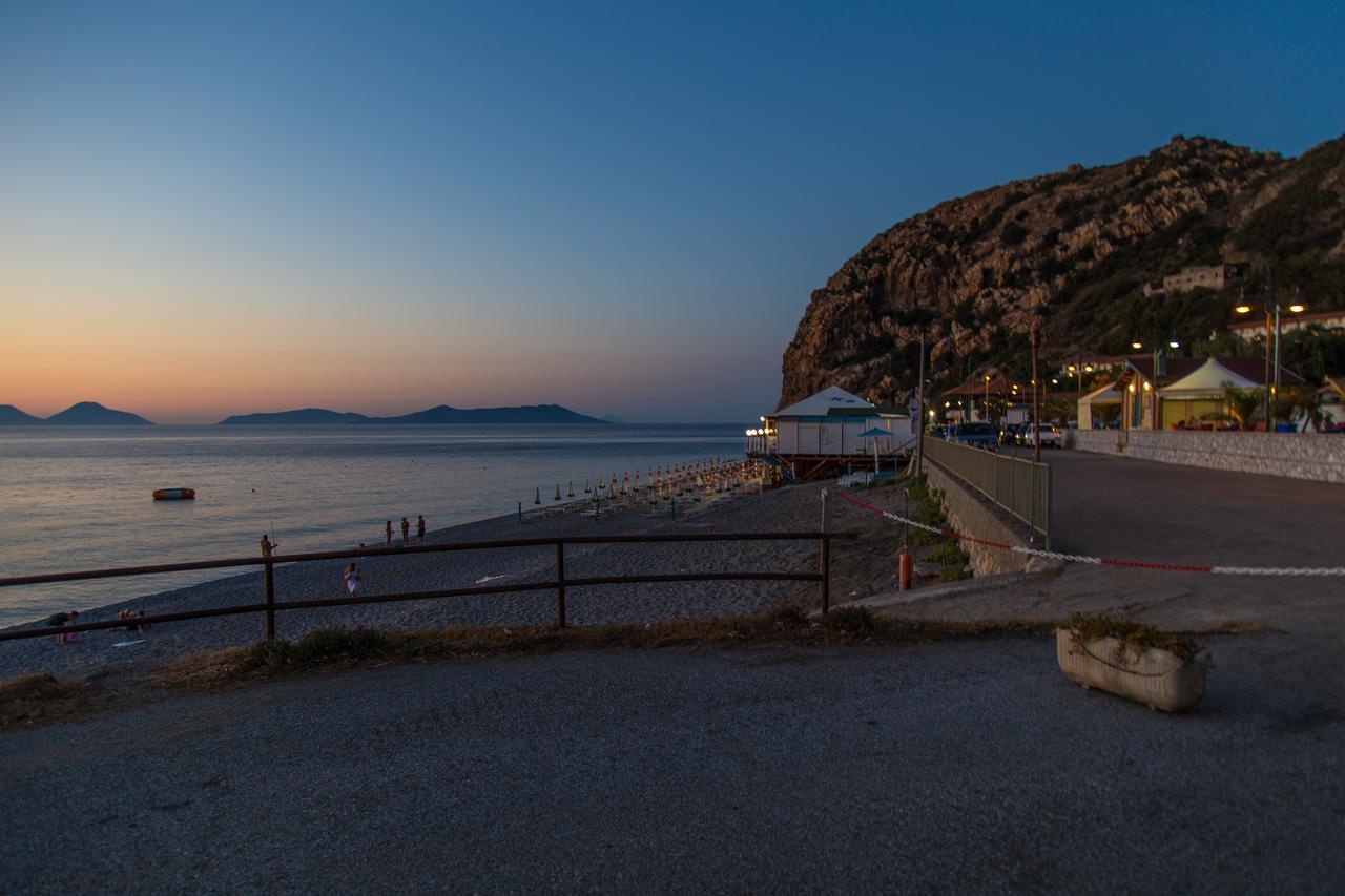 Camping B&B Gioiosa Джоиоза-Мареа Экстерьер фото